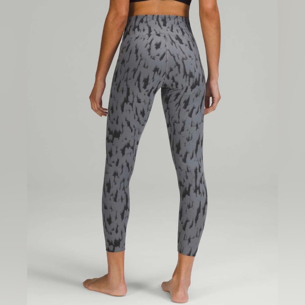 Lululemon InStill High-Rise Leggings 25” in ThreeD Camo Jacquard Asphalt Grey Bl